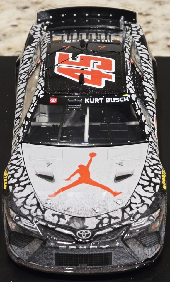 2022 #45 Kurt Busch Jordan Kansas Race Win 1:24 Diecast RCAA Elite Última Copa Win Foto 3 de 4