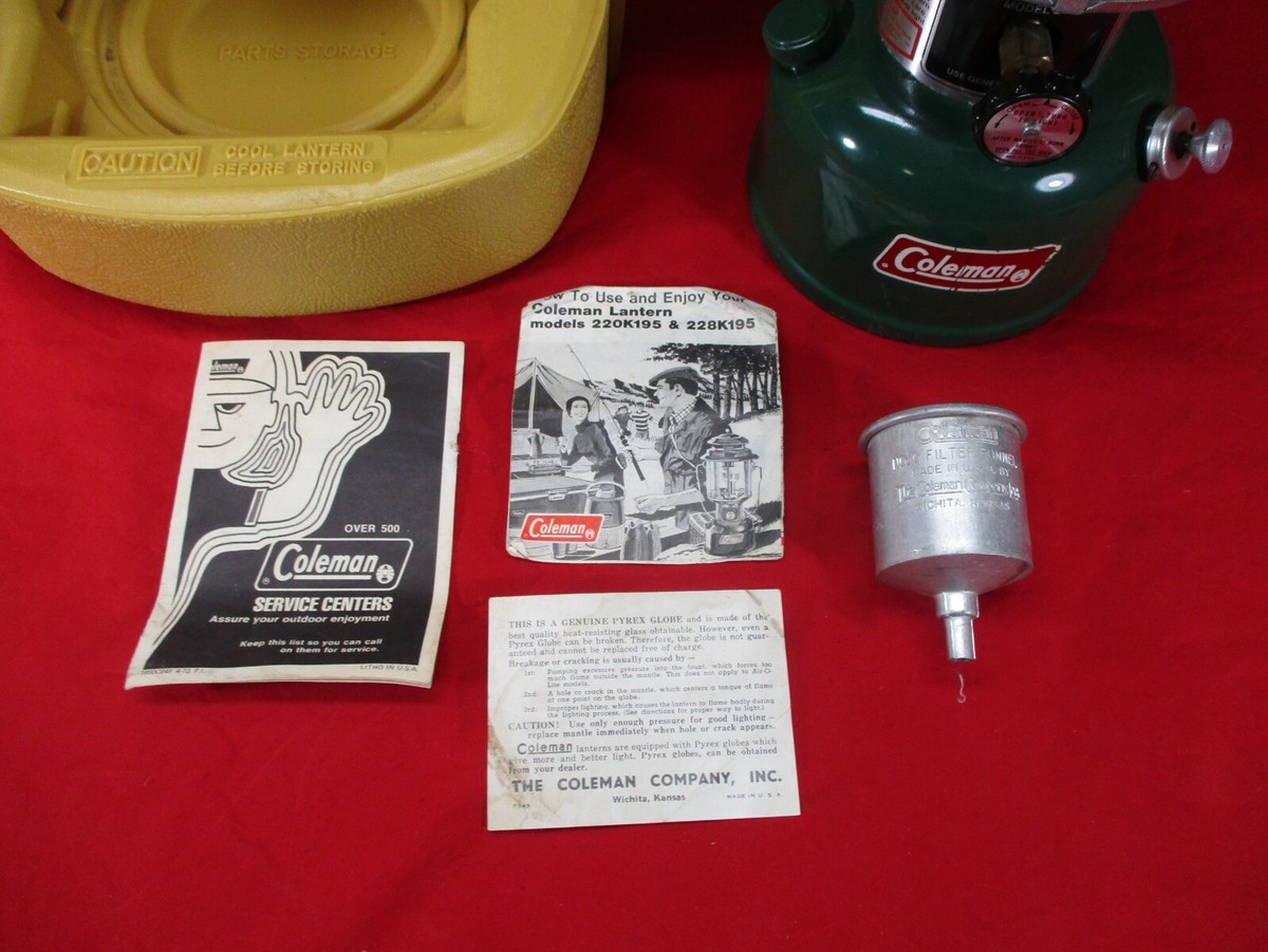 Vintage Coleman Lantern Model 220K Double Mantle w/ Clam Vintage Coleman Lantern Model 220K Double Mantle w/ Clam