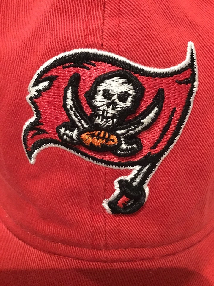 NUEVO SIN ETIQUETAS ~ Sombrero Ajustable Reebok Tampa Bay Buccaneers Vintage Rojo “Josh Freeman 5” Foto 3 de 4