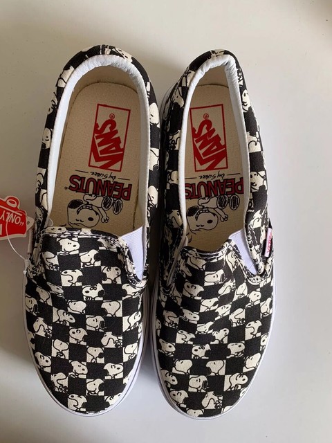 womens snoopy vans