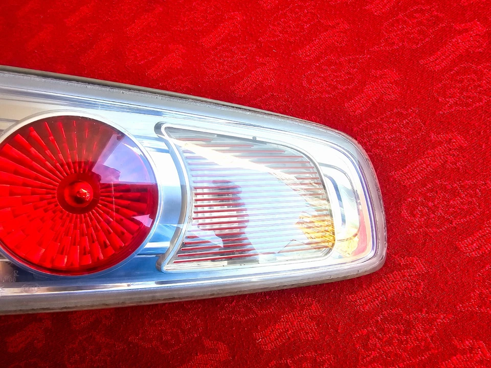 Luz interior maletero trasero izquierdo Mazda 2 II DY Facelift 05-09 N/S 982091 Foto 2 de 4