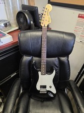 CHITARRA FENDER SQUIER STRATOCASTER (EZ2006536)