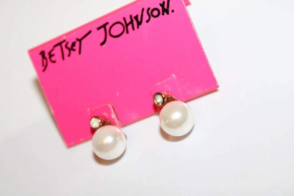 Pendientes Betsey Johnson tono oro cristal perla imitación post damas Foto 2 de 2