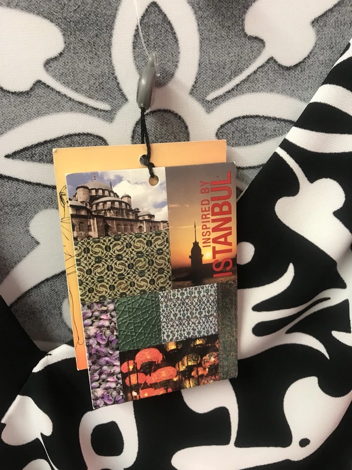 Top tejido blanco y negro L XL para mujer cuello en V nuevo con etiquetas $48.00 Narciso Rodriguez Foto 4 de 4