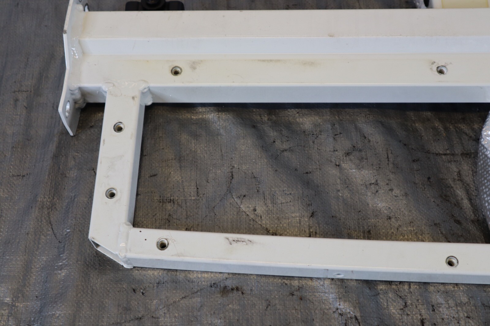 2014 AUDI R8 V8 QUATTRO AWD 4.2L OEM BOOT RACK AIR CLEANER BRACKET CARRIER #1339