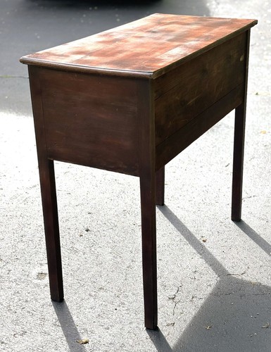 18th Century George III Mahogany Writing Table -- Shipping Available - Picture 6 of 8