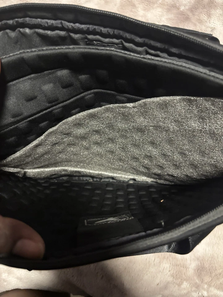 Mochila de trabajo para computadora portátil LEVEL8 amigable para viajar Foto 4 de 4