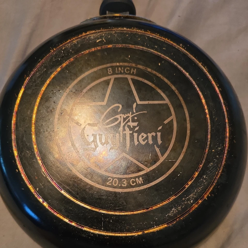 Guy Fieri "cookin it livin it lovin it "black8" Skillet 使用良好但很好 — 第 3/3 张图片