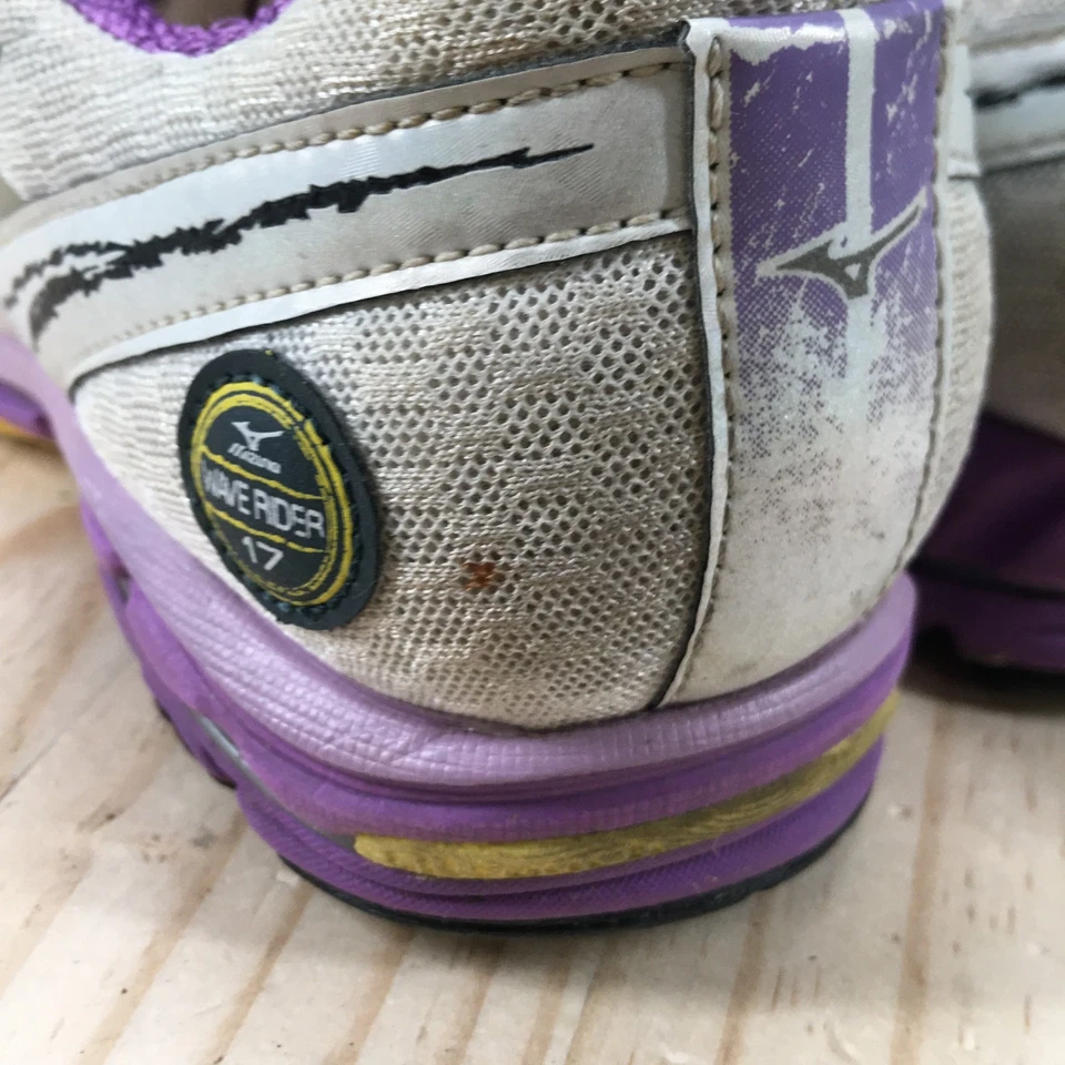 Mizuno Shoes Womens 8 Wave Rider 17 Athletic Low Running Sneakers Gray Purple - Image 4 of 4