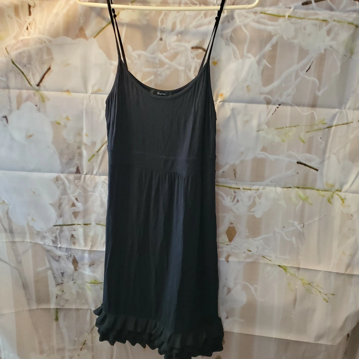 Express black sales ruffle dress