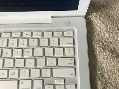 Apple A1181 MacBook 13.3