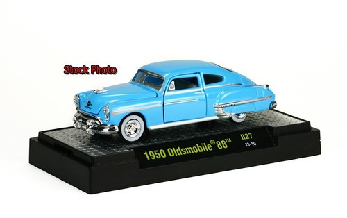 M2 Machines Auto Thentics 1950 Oldsmobile 88 50 2-Door R27 13-10 Blue 1:64 - Picture 2 of 6