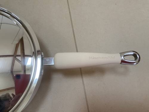 KitchenAid 2.8l 24cm Sauté Pan With Lid Cream - Picture 2 of 8
