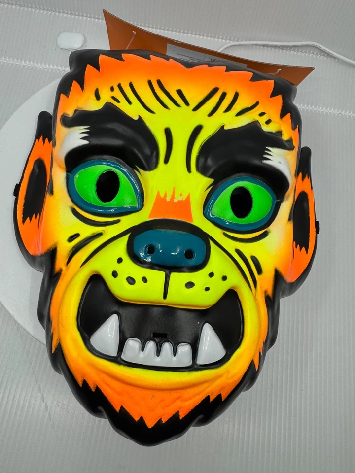 Hyde and EEK!-Werewolf Mask-Glows- Nice Design-New-Universal Monsters - Image 4 of 4