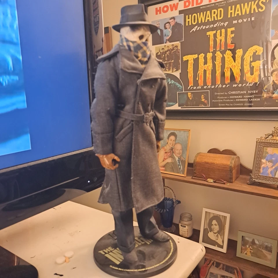 SIDESHOW UNIVERSAL MONSTERS THE INVISIBLE MAN CLAUDE RAINS 12" 1/6 SCALE FIGURE - Image 4 of 4