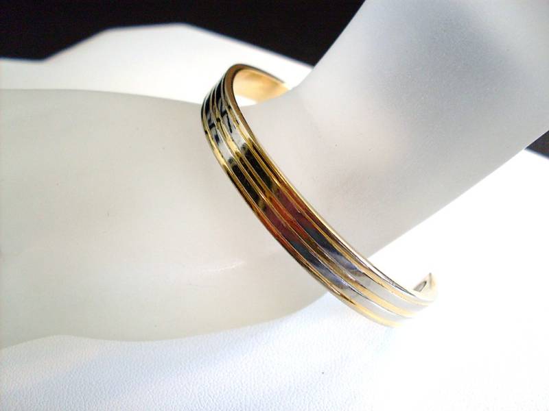 VINTAGE RETRO SIGNED 24K ELECTRO PLATED CUFF BRACELET