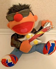 ROCK & ROLL ERNIE SINGING MUSICAL MOVING ELECTRONIC PLUSH DOLL GUITAR LIGHT TOY