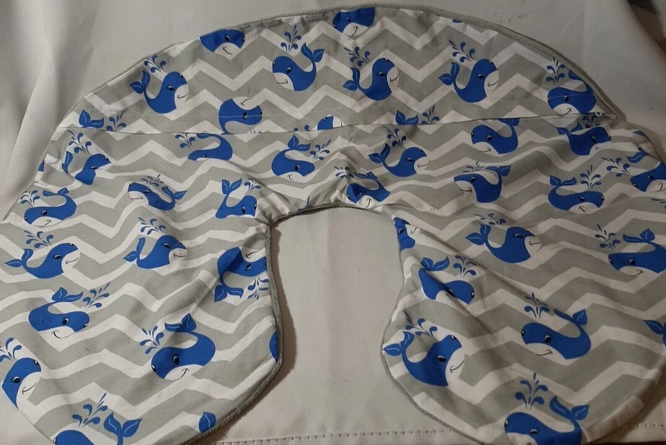 Funda Almohada Enfermería Little Journey Ballenas Azul y Gris Foto 3 de 4