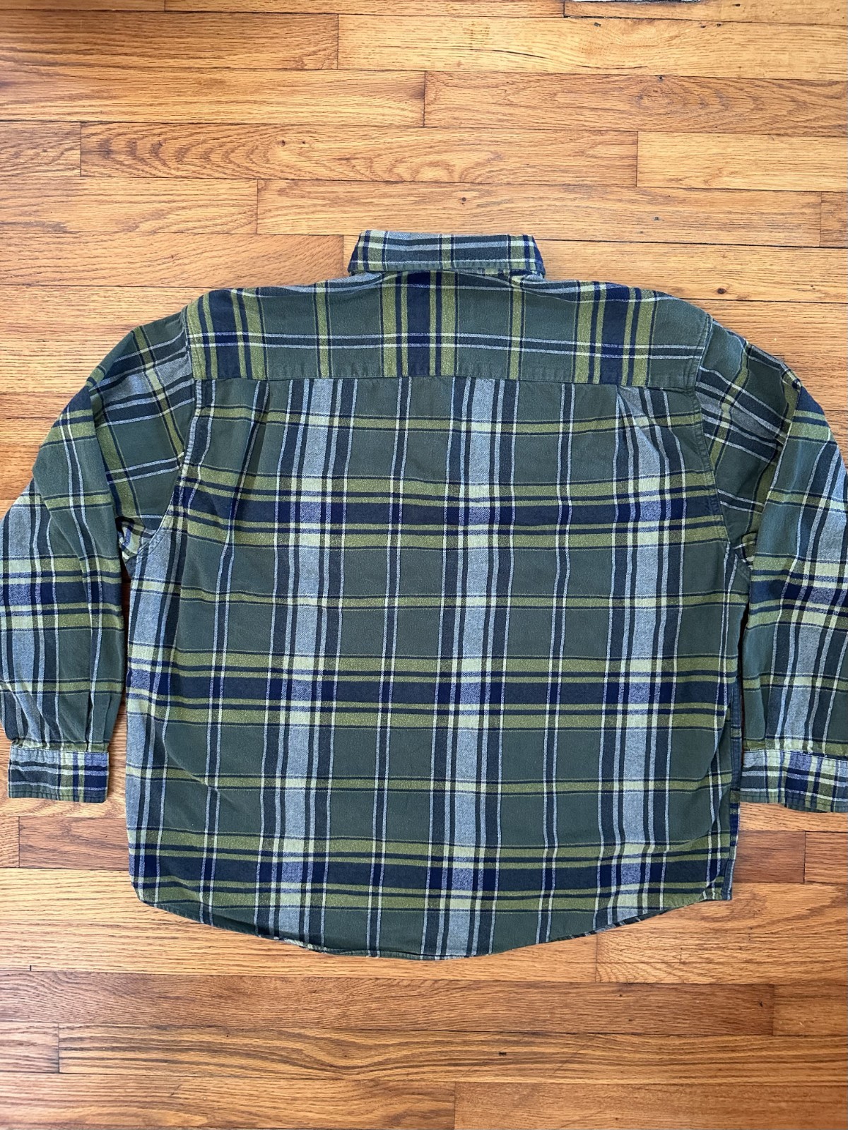 Eddie Bauer Outdoor Men's XL Green/Blue Plaid Flannel 100%Cotton Button-Up Shirt thumbnail 9