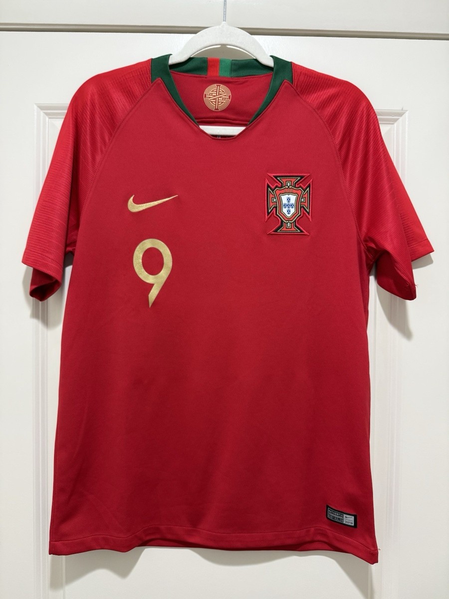 Nike 赤 サッカーシャツ 背番号21 DIEGO P. Nike 赤 サッカーシャツ 背