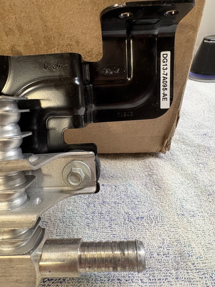 2013-17 Ford Taurus OEM Automatic Transmission Cooler Assembly DG1Z-7A095-D  - Image 4 of 4