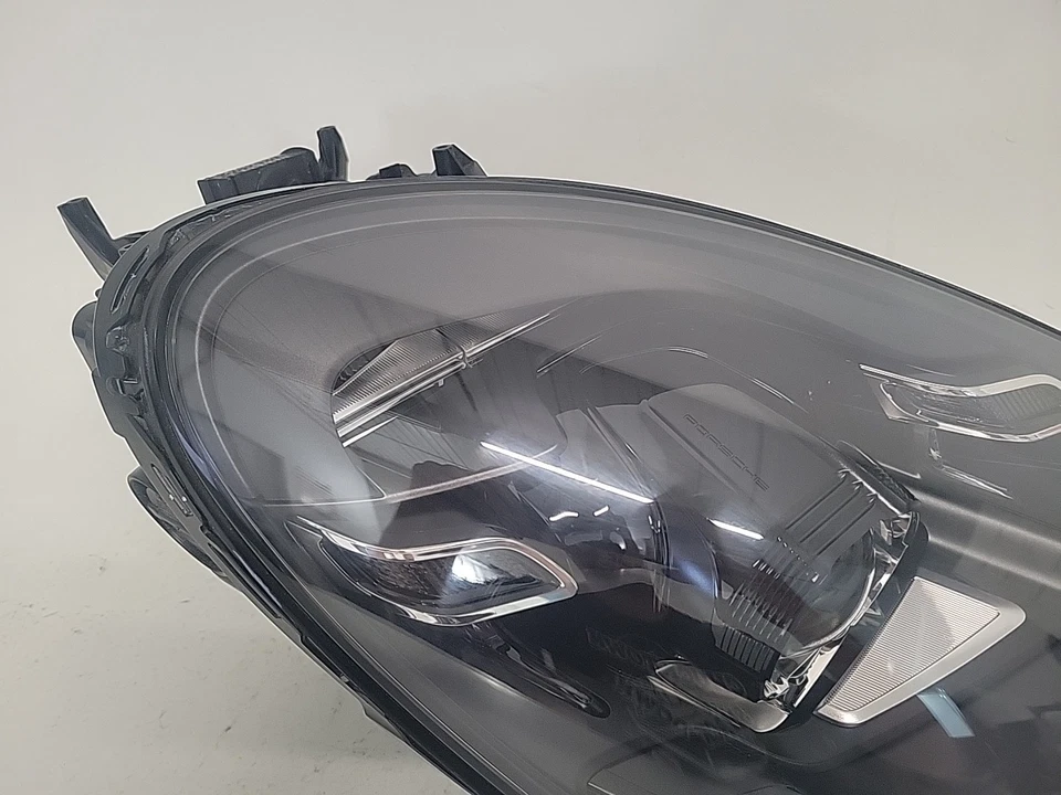 2018  2025 Porsche 718 Boxster Cayman Matrix LED Headlight Right RH OEM 0297 G2U Foto 2 de 4