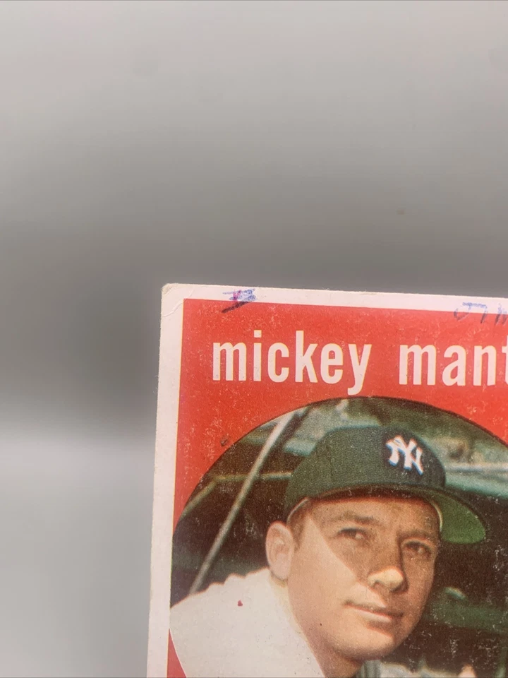 1959 Topps - Mickey Mantle #10 en muy buen estado pliegues y marcas de pluma se muestran bien envío gratuito Foto 3 de 4