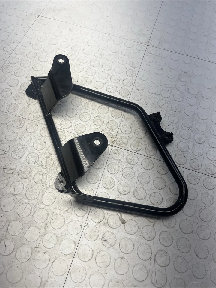 Soporte de montaje de alforja de equipaje derecho Honda VT750 2007-2014 Shadow Spirit OEM Foto 3 de 4