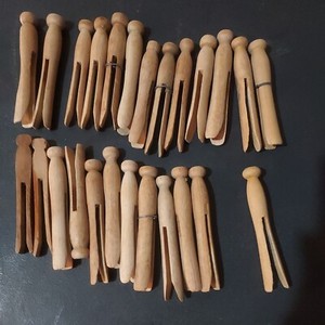 Lot Of 25 Assorted Vintage/ Antique  Wooden Clothes Pins Rounded Flat Wood 4"