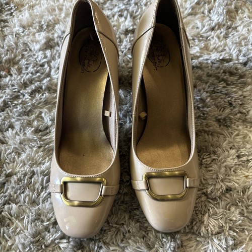 Life stride Simply Comfort Tan women's patent leather shoes Size 8.5 Heels