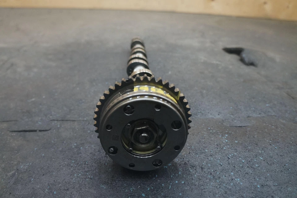 Left Engine Cylinder Head Intake Inlet Camshaft 11318600429 Bmw 750i G12 16-19 - Image 2 of 4