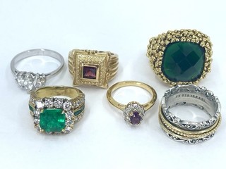Estate Vintage Costume Jewelry Lot Of 6 Rings Silver And Gold Colored