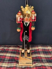STEINBACH "KING OF NUTCRACKERS" S880 WITH ORIGINAL BOX, EXCELLENT CONDITION