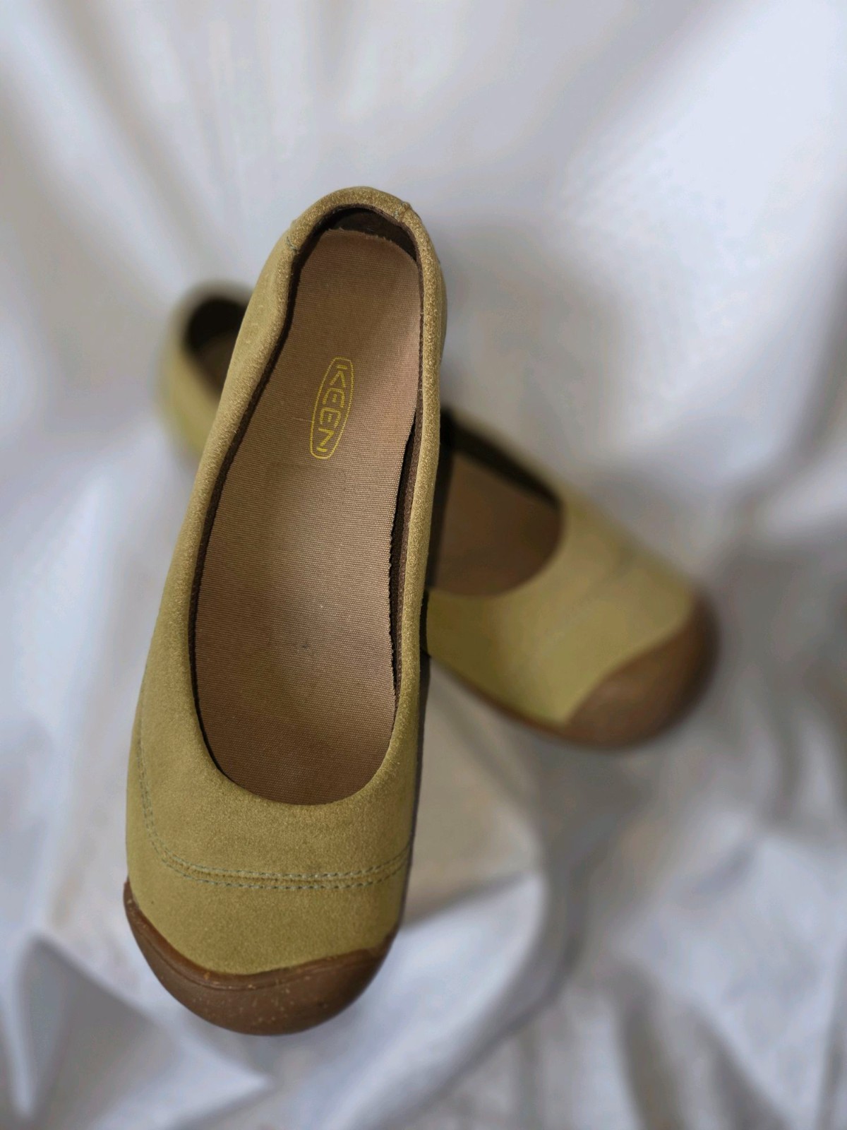 Bailarina Keen Sienna Plana Gamuza Talla 8 Verde Musgo - Excelente Estado
