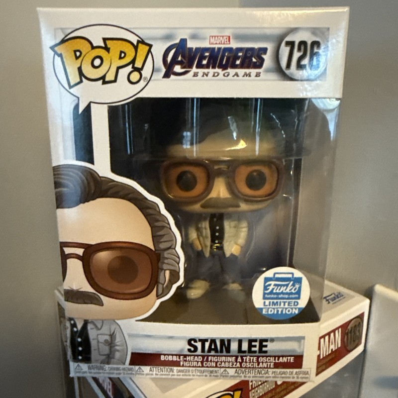 Funko Pop! Avengers Endgame Stan Lee 726 LE w/Pop Protector Marvel Comics