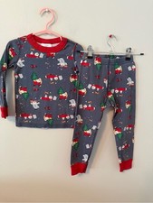 Hanna Andersson Grey Santa Print Pajama Set with Red Trim Size 3