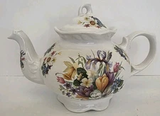 CROWNFORD GIFTWARE CORP  White With Floral TEAPOT Four Cup  Made in England