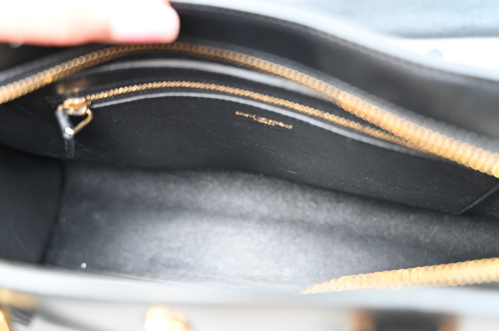 Borsa a tracolla Saint Laurent Cabas 568853 pelle nera