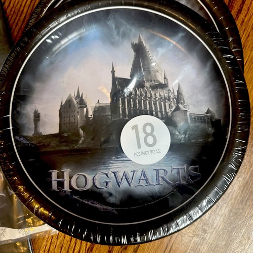 HOGWARTS~Harry Potter Wizarding World~Kids Birthday Party 6pc Set (110 Pieces) - Picture 5 of 9