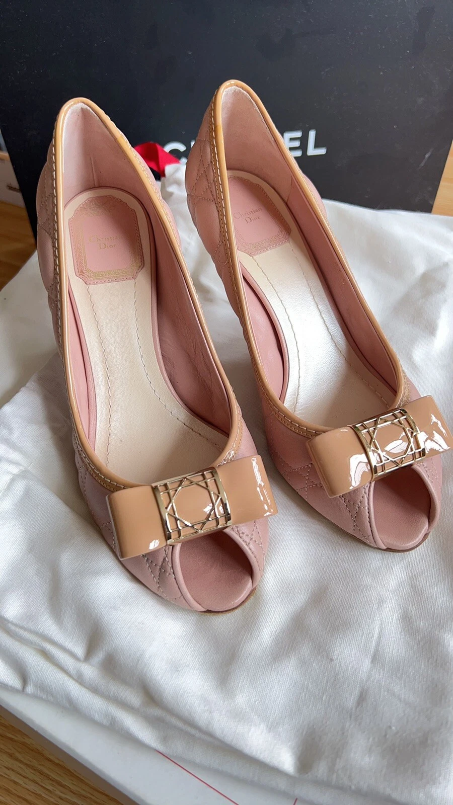 Sandales à talons hauts en peau de veau rose Dior à bout ouvert arc plat et talon 7,6 cm taille 37
