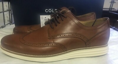 Cole Haan Men display picture 2