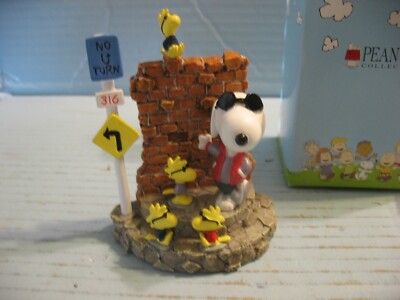 Rare Peanut's Kato Kogei Co, LTD. ''Joe Cool'' Snoopy & Woodstock Figurine