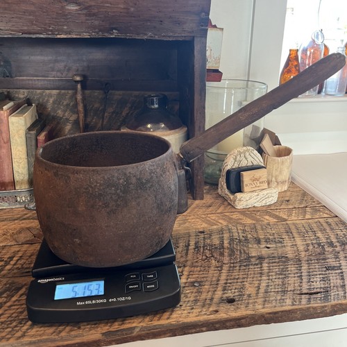 Antique Cast Iron Pot With Wooden Handle Large Heavy 6 Lbs Needs Repair - 第 10/10 張圖片