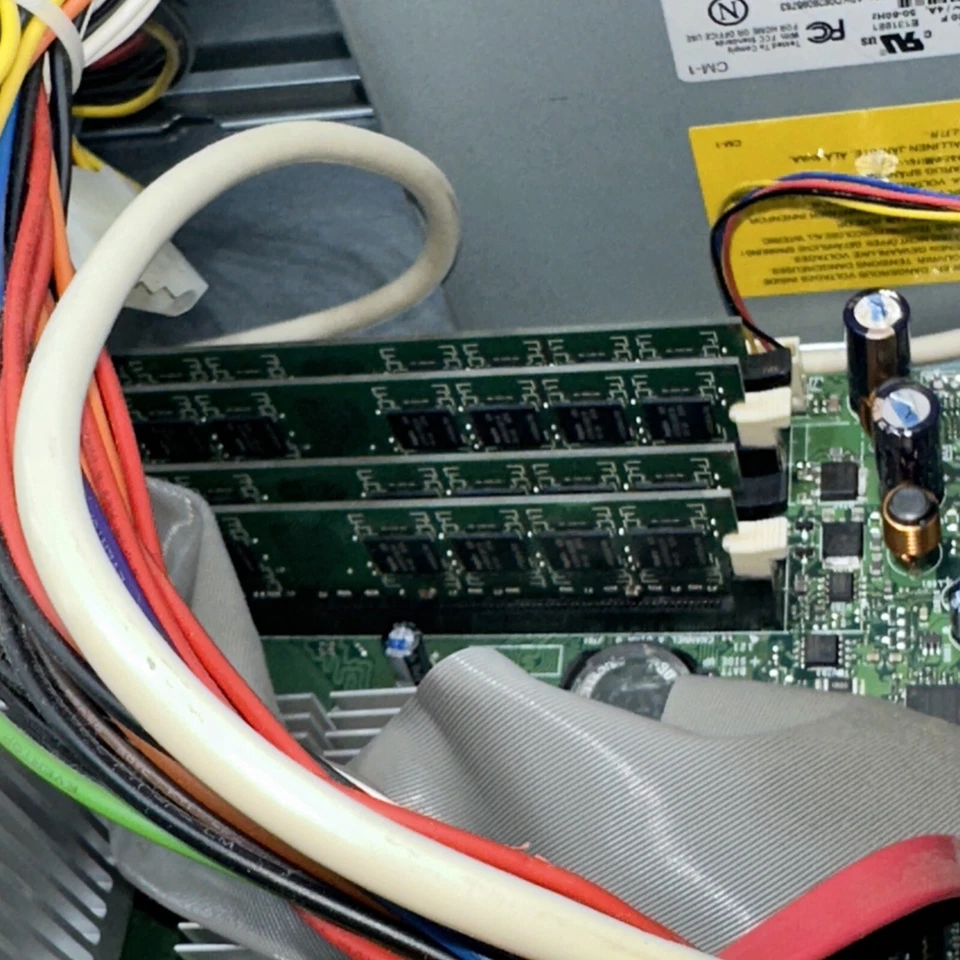 Gateway E-4500D Computer Intel Pentium 4  4GB RAM No HDD Does Not Power On - Image 3 of 4