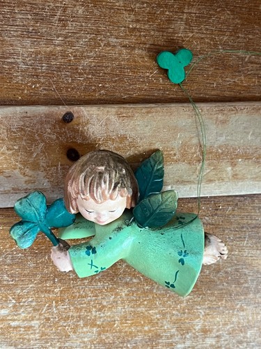 Vintage Ferrandiz Signed Angel in Green Dress Holding Shamrock Christmas Tree Or - Picture 3 of 14