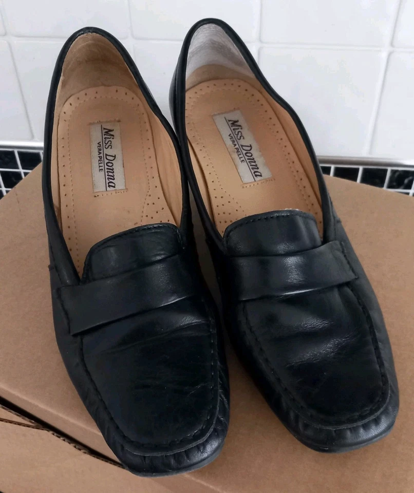 Ladies Black Leather Shoes Odd Sizes Right 38 (UK 5.5) Left 37 (UK 5) - Image 2 of 4