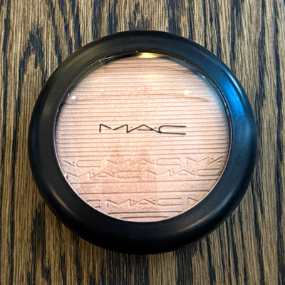 M·A·C Extra Dimension Skinfinish Pressed Powder Highlighter Iced Apricot 9g