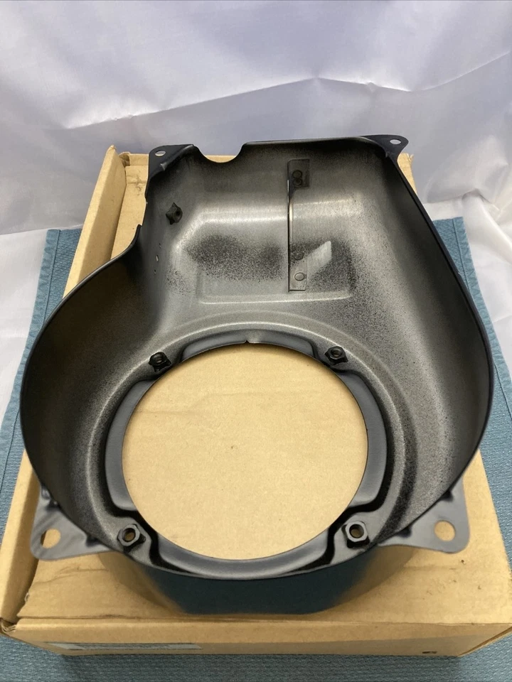 NEW SUBARU ROBIN 227-51538-06 ENGINE BLOWING HOUSING - Image 2 of 3