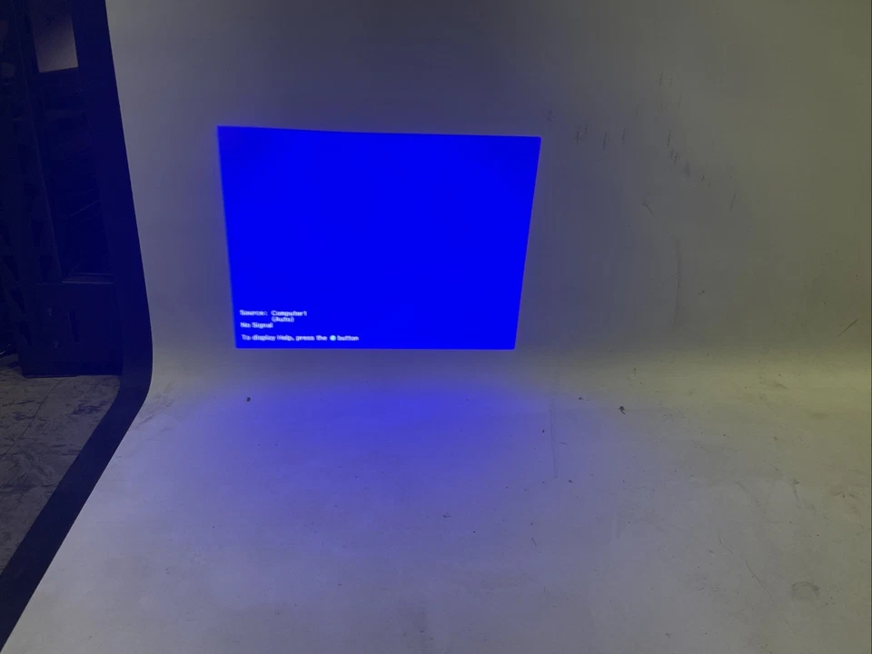 Epson PowerLite 83+ Digital Projector LCD EMP83H 2200 Lumen Home Theater W/ Cord - Image 3 of 4