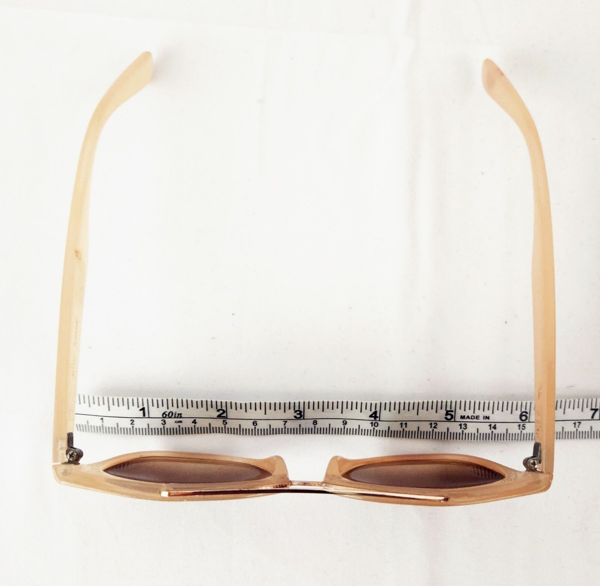 Betsey Johnson Sunglasses Adult Womens Fashion Peach Color  display picture 3
